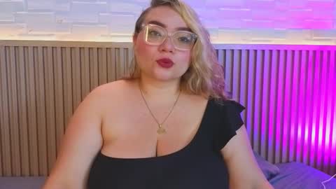 A M B E R   B U N N Y X online show from February 10, 1:21 am