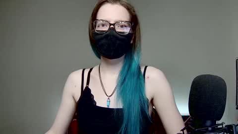 Amber non-nude model online show from December 27, 11:31 pm