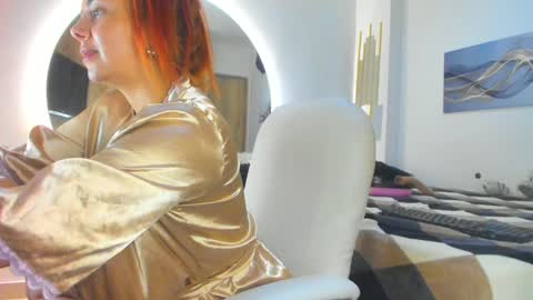 Snapshot of amber_disney chatting on December 17, 9:38 pm Amber Disney online show from December 17, 9:38 pm