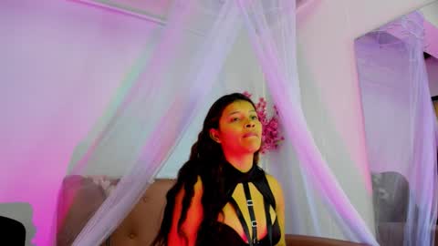 Snapshot of amber_edams chatting on December 14, 12:32 pm Amber online show from December 14, 12:32 pm