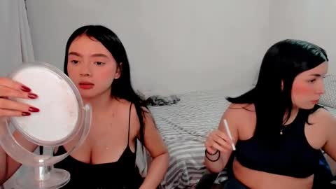 Snapshot of amber_landy1 chatting on December 21, 12:20 am amber online show from December 21, 12:20 am