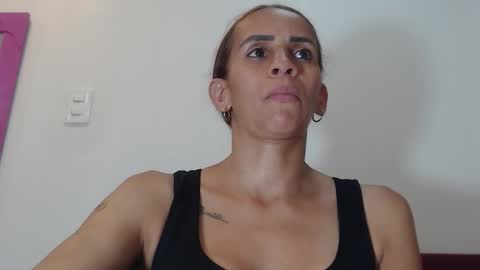 Snapshot of amber_moore chatting on November 5, 12:21 am Amber Moore online show from November 5, 12:21 am