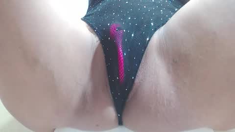 Snapshot of amber_moore chatting on November 25, 1:00 pm Amber Moore online show from November 25, 1:00 pm