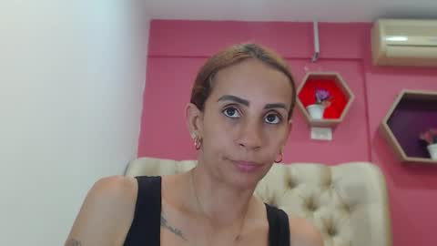 Snapshot of amber_moore chatting on November 27, 11:18 pm Amber Moore online show from November 27, 11:18 pm