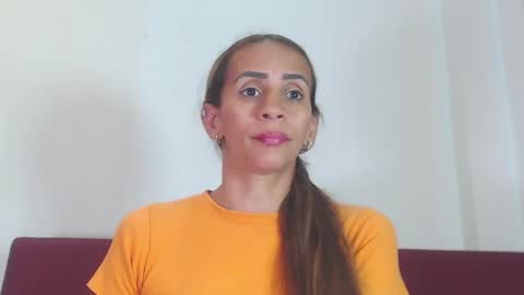 Snapshot of amber_moore chatting on May 28, 4:48 pm Amber Moore online show from May 28, 4:48 pm