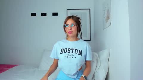 Luci Reyes online show from September 22, 8:44 pm