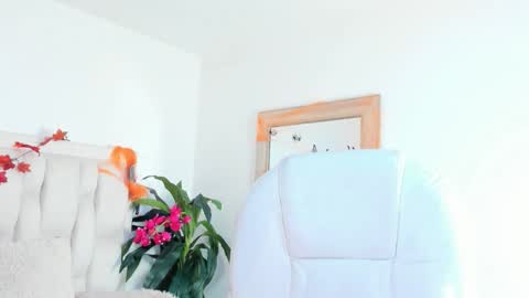 Snapshot of amber_rose23 chatting on October 16, 5:03 pm Michell online show from October 16, 5:03 pm