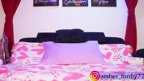 Snapshot of amber_tony77 chatting on November 24, 9:42 am online show from November 24, 9:42 am