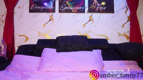 Snapshot of amber_tony77 chatting on November 30, 10:41 am online show from November 30, 10:41 am