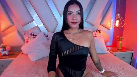 Snapshot of amber_villalobos chatting on March 6, 3:57 am Tell me Amber online show from March 6, 3:57 am