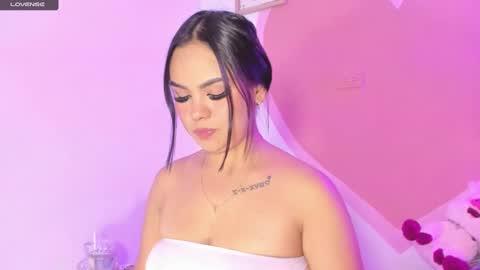 amber_white25 online show from December 14, 5:40 am
