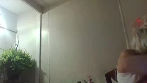 Kaligirll online show from November 1, 8:49 am