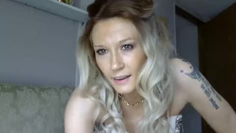 Kaligirll online show from May 21, 10:50 pm
