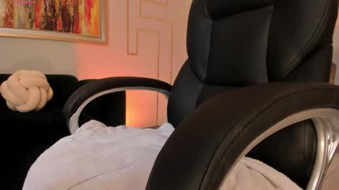 Snapshot of amberfarrell chatting on October 30, 1:29 am Amber online show from October 30, 1:29 am