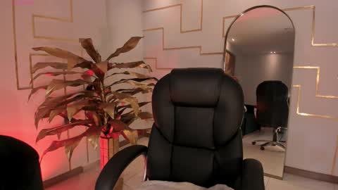 Snapshot of amberfarrell chatting on October 31, 10:00 pm Amber online show from October 31, 10:00 pm