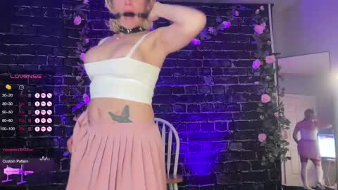 Snapshot of amberjade_aj chatting on February 18, 12:59 am Amber Jade online show from February 18, 12:59 am