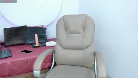 Snapshot of amberjoymilf chatting on April 16, 10:16 am Amber online show from April 16, 10:16 am