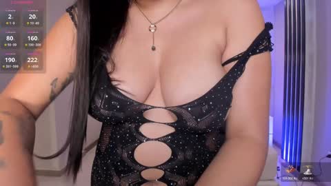 Snapshot of amberlewis_ chatting on December 22, 9:33 am Amber online show from December 22, 9:33 am