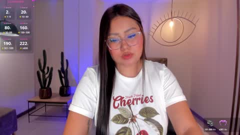 Snapshot of amberlewis_ chatting on January 29, 9:23 am Amber online show from January 29, 9:23 am