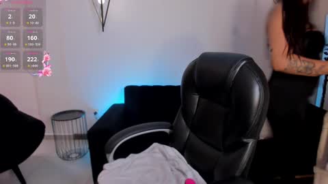 Snapshot of amberlewis_ chatting on March 6, 3:13 am Amber online show from March 6, 3:13 am