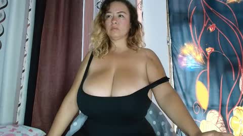 Snapshot of amberlissi chatting on May 19, 4:02 pm LISSY online show from May 19, 4:02 pm