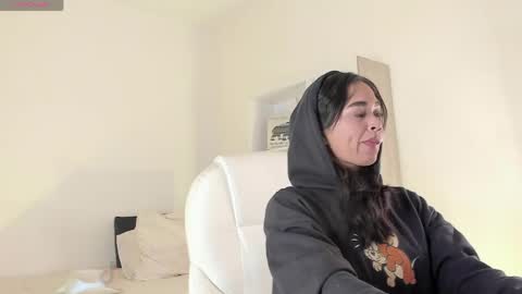 Snapshot of ambermiller04 chatting on April 1, 1:41 pm Amber online show from April 1, 1:41 pm
