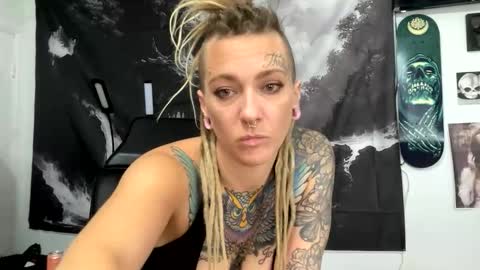 Amberneddie online show from November 15, 7:32 pm