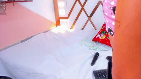 Snapshot of amberr_sweett chatting on December 18, 10:35 pm Amber online show from December 18, 10:35 pm