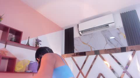 Snapshot of amberr_sweett chatting on January 21, 6:55 pm Amber online show from January 21, 6:55 pm