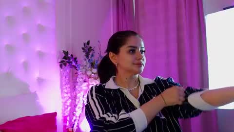 Amberseyes online show from June 13, 9:51 am
