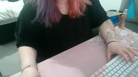 Snapshot of amberskies_69 chatting on May 31, 7:37 pm Amber Skies online show from May 31, 7:37 pm
