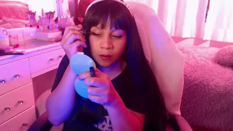Snapshot of ambersmith98_ chatting on March 7, 11:07 am Amber online show from March 7, 11:07 am