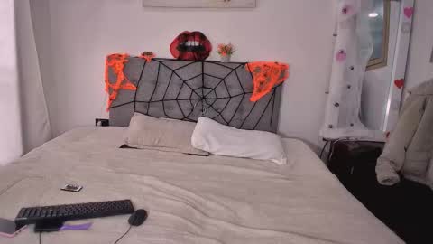 Amber  online show from October 13, 7:14 pm