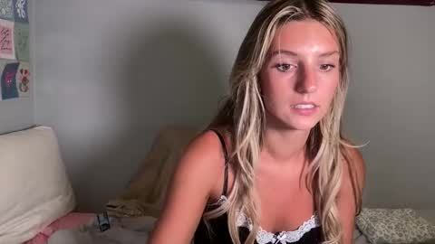 Snapshot of ambiebambiii chatting on May 5, 1:13 am ambie bambi amber griz online show from May 5, 1:13 am