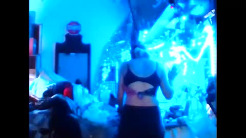 Snapshot of ambionce chatting on April 13, 2:28 am ambionce online show from April 13, 2:28 am