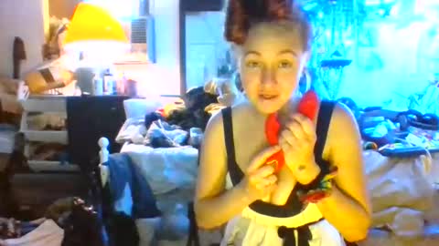 Snapshot of ambionce chatting on April 15, 12:28 am ambionce online show from April 15, 12:28 am