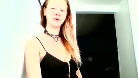 Snapshot of ambionce chatting on April 18, 4:55 pm ambionce online show from April 18, 4:55 pm