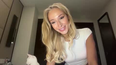 Ambre online show from March 31, 3:19 am