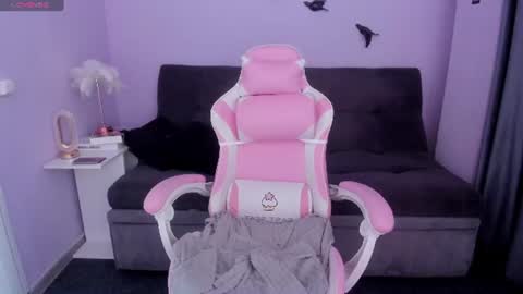 Snapshot of ameli18 chatting on July 28, 11:17 am ameli18 online show from July 28, 11:17 am