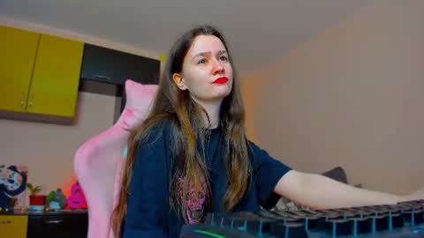 Snapshot of ameli_moon chatting on June 26, 6:45 pm Eileen online show from June 26, 6:45 pm