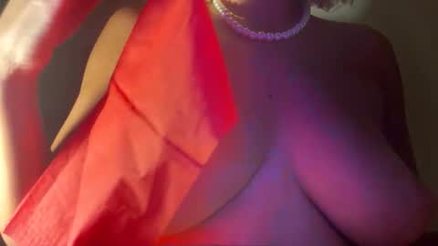 Snapshot of amelia9797 chatting on November 2, 8:00 pm Beatrice online show from November 2, 8:00 pm