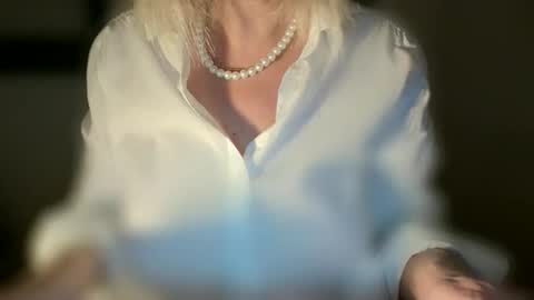 Beatrice online show from November 20, 4:07 pm