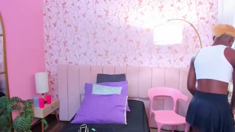 Amelia Adams online show from October 18, 7:14 pm