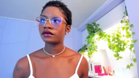 Amelia Adams online show from June 27, 12:33 pm