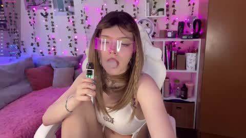 Snapshot of amelia_aley_ chatting on February 9, 9:05 am Amelia Aley online show from February 9, 9:05 am