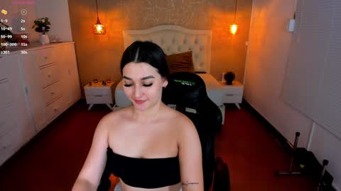 A M E L I A   online show from December 2, 4:53 am