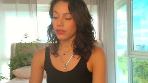 Snapshot of amelia_mee chatting on April 7, 12:05 pm amelia_mee online show from April 7, 12:05 pm
