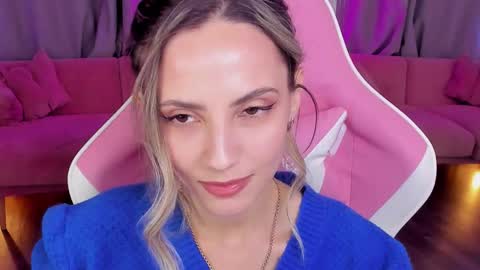 Snapshot of amelia_meili chatting on November 24, 1:00 pm amelia_meili online show from November 24, 1:00 pm