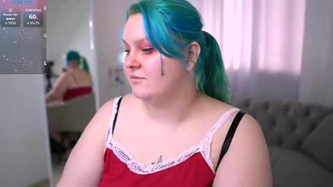 Snapshot of amelia_skyees chatting on June 2, 12:18 pm Amelia online show from June 2, 12:18 pm