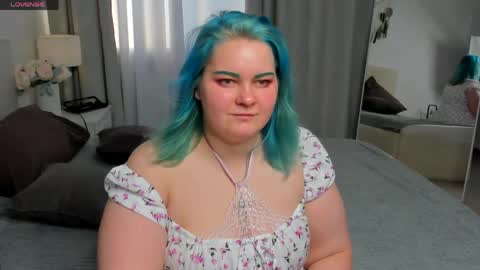 Snapshot of amelia_skyees chatting on June 6, 10:20 am Amelia online show from June 6, 10:20 am